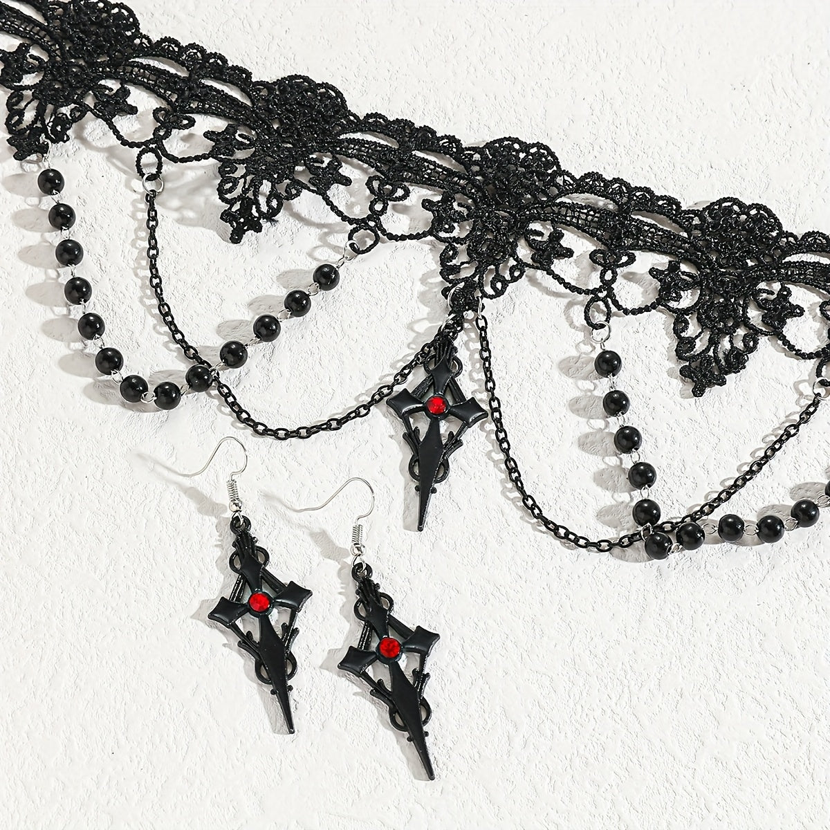 Aigle- Ensemble ras de cou (1 collier + 1 boucles)