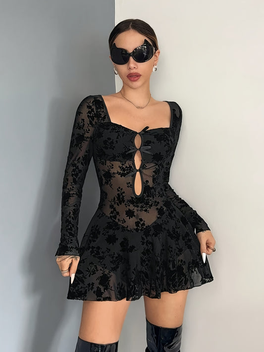 Éclat Carré – Mini robe imprimée à col carré et manches longues