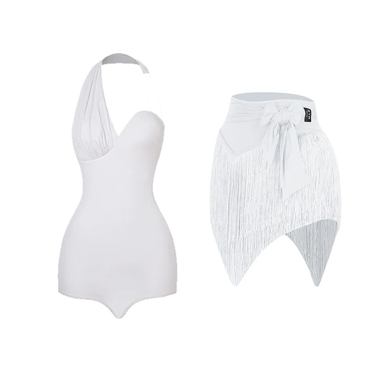 DuoFrange- Top asymétrique et jupe à franges pour un look rythmé.
