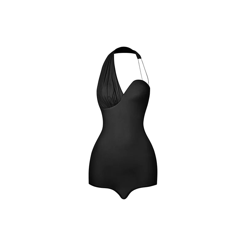 DuoFrange- Top asymétrique et jupe à franges pour un look rythmé.