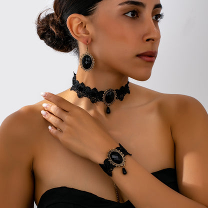 Nico- collier  ras de cou + boucles d'oreilles + bracelet