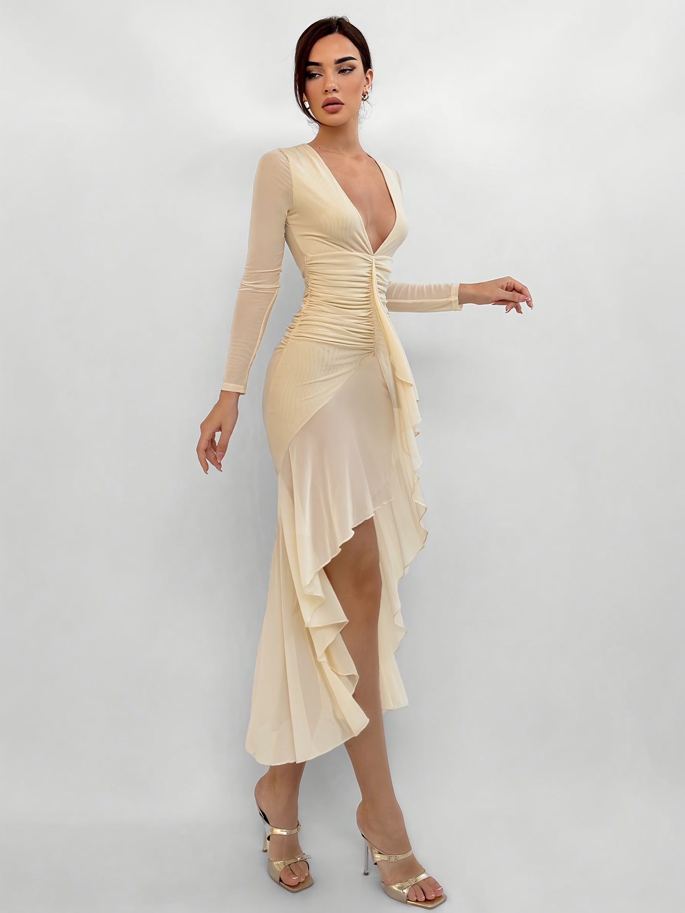 Dentelle Muse – robe moulante en dentelle