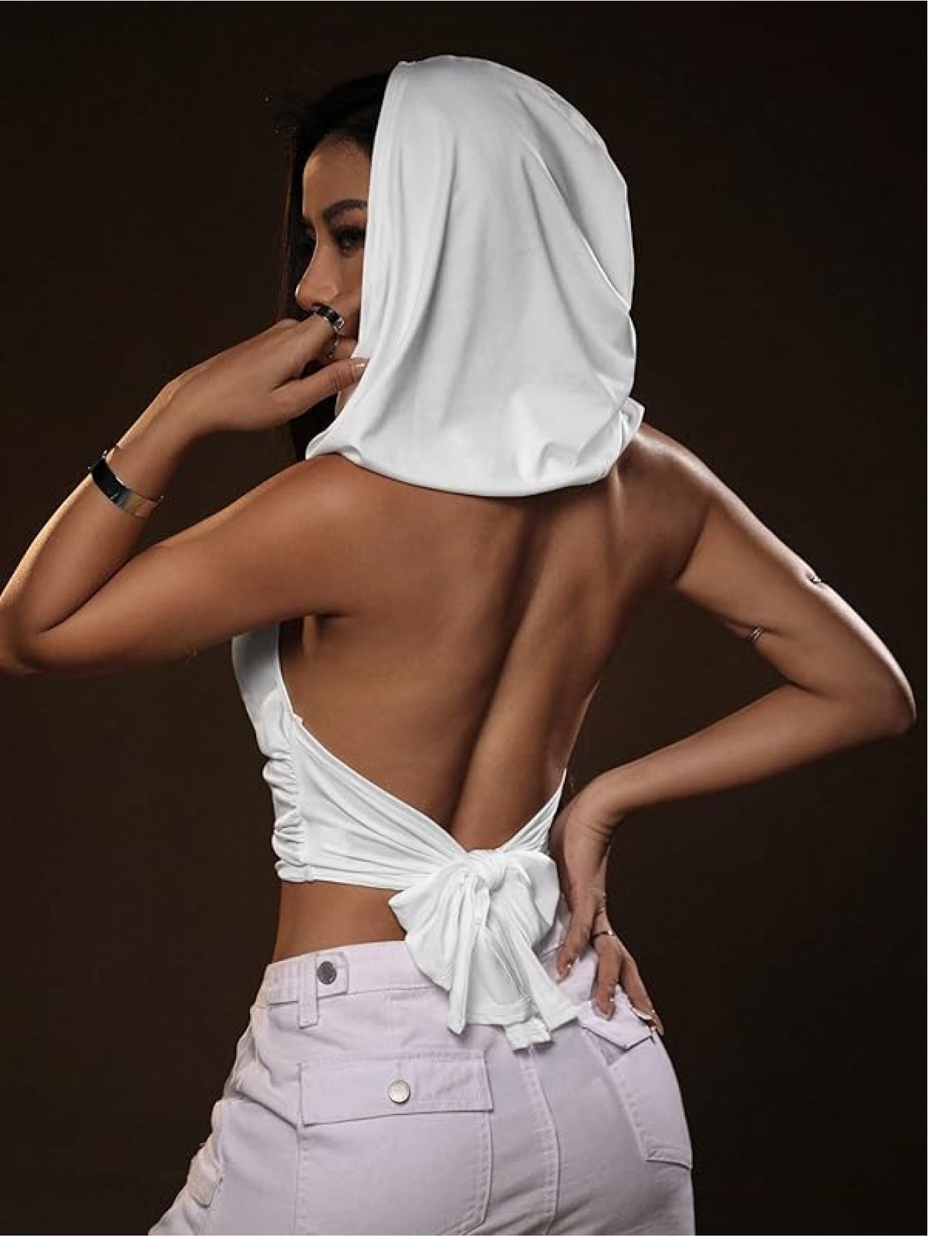 BLARENCE – Crop top blanc à capuche