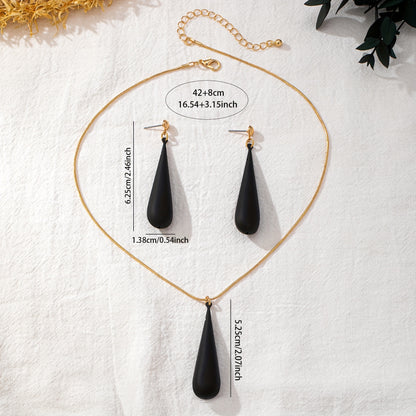 NOIR ÉCLAT – Set élégant Simplicité et distinction à l’européenne.