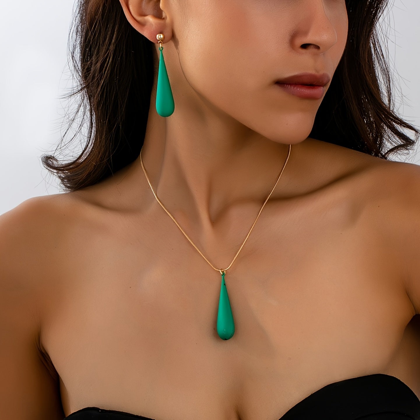 NOIR ÉCLAT – Set élégant Simplicité et distinction à l’européenne.