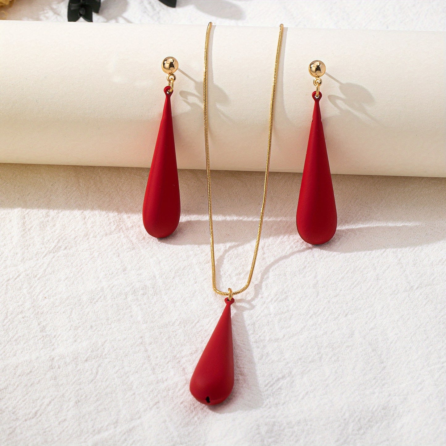 NOIR ÉCLAT – Set élégant Simplicité et distinction à l’européenne.