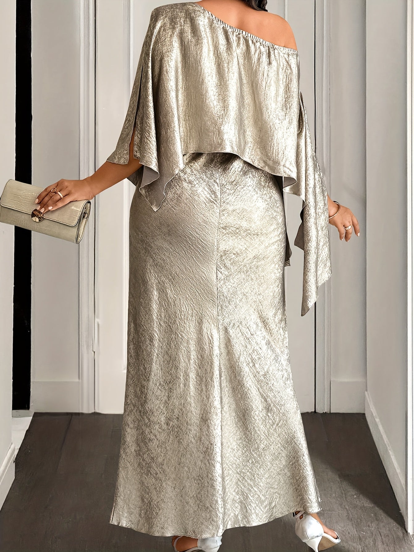 Élanut – robe grande taille décolleté plongeant