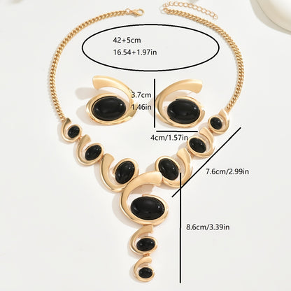 Spirale Bohème -Un design en escargot serti de strass noirs