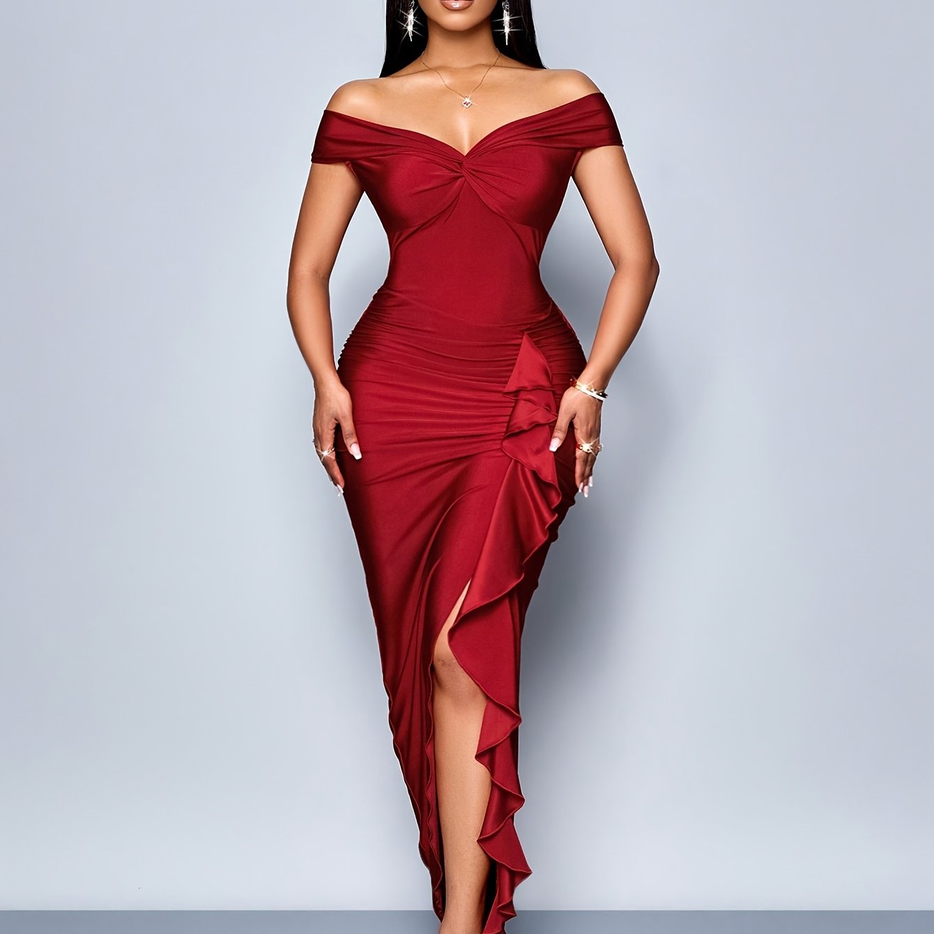 Noire Chic – Robe noire mi-longue asymétrique à taille froncée