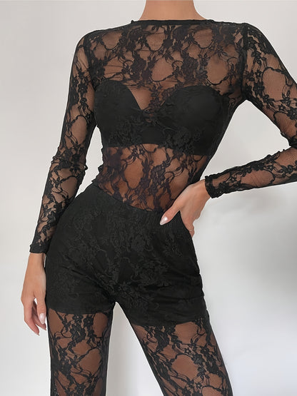 Dentelle Chic – Haut et pantalon transparents, élégance sensuelle.