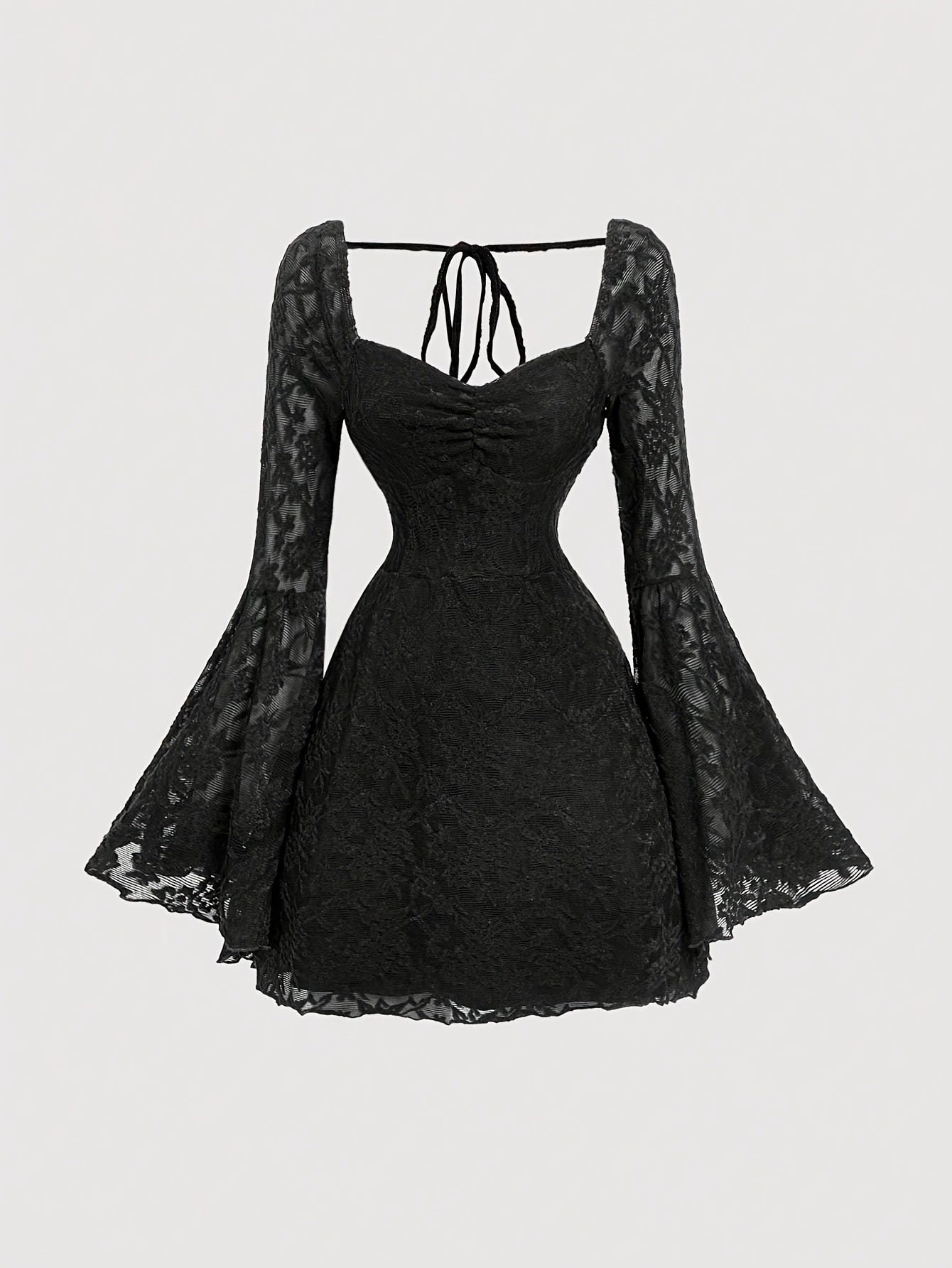 Gothique Dentelle – Manches cloches, dentelle noire, allure vintage chic.