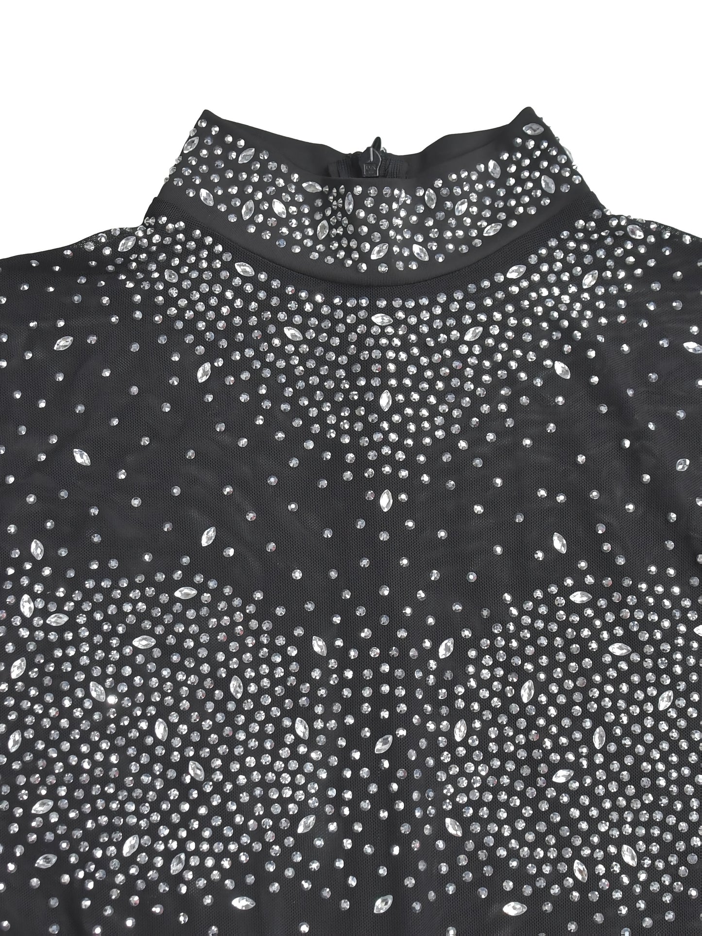 Cristal Split – Robe fendue à strass, col montant et maille chic