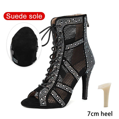 Stardust – Reflets pailletés et maintien parfait pour un look céleste.