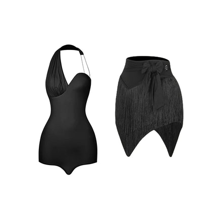 DuoFrange- Top asymétrique et jupe à franges pour un look rythmé.