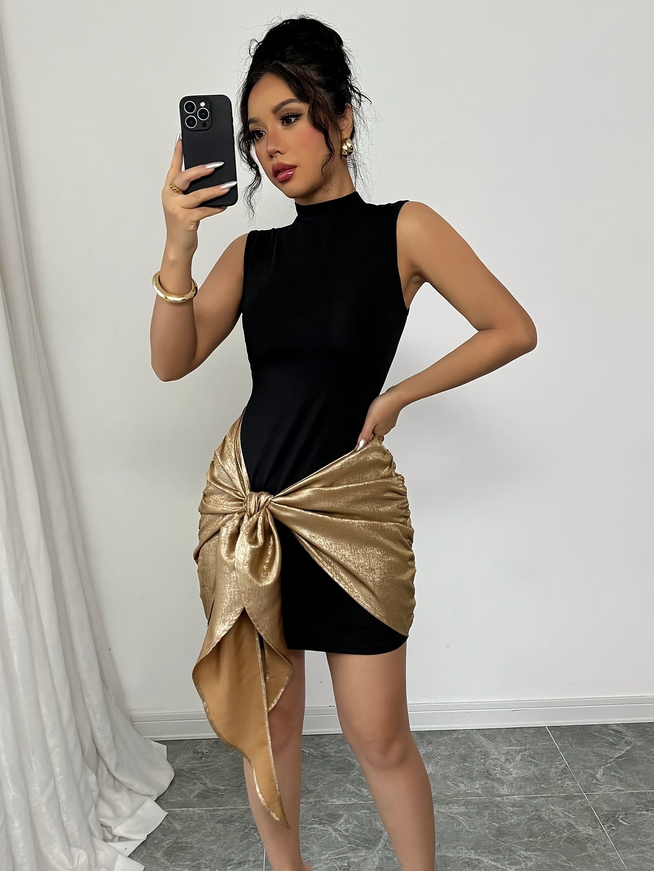 ORÉLIA – Mini robe dorée à volants