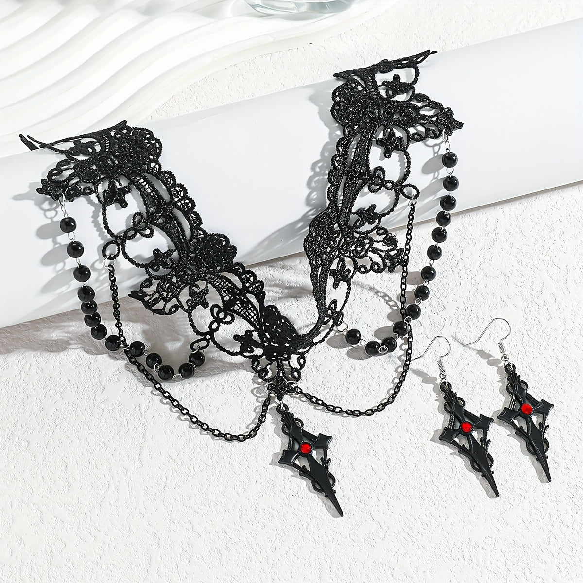 Aigle- Ensemble ras de cou (1 collier + 1 boucles)