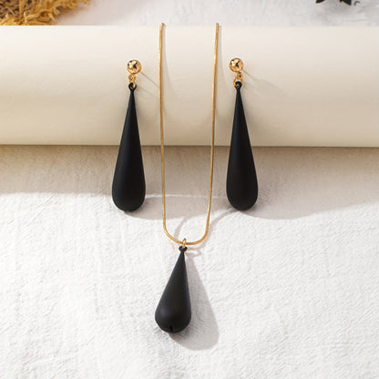 NOIR ÉCLAT – Set élégant Simplicité et distinction à l’européenne.