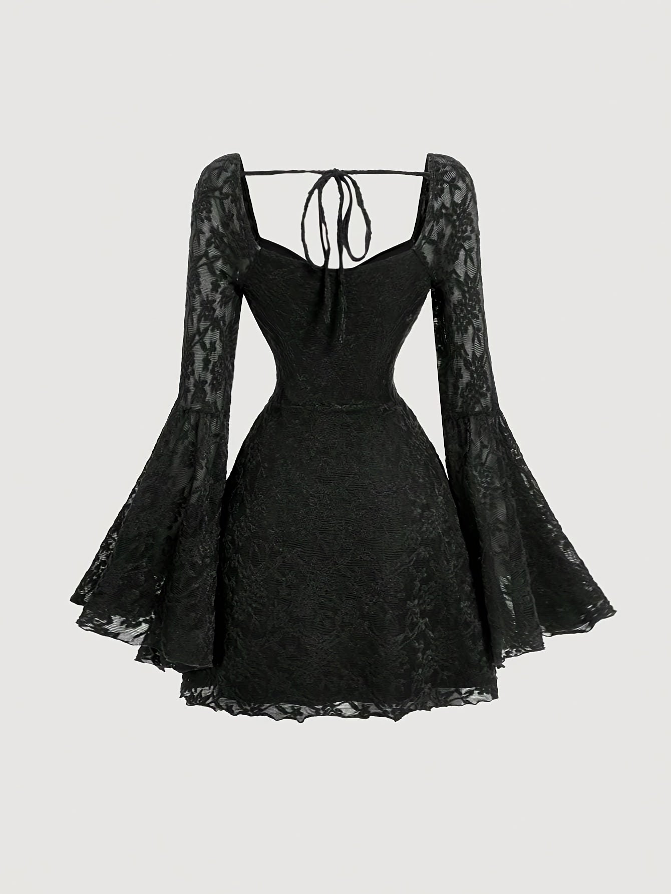 Gothique Dentelle – Manches cloches, dentelle noire, allure vintage chic.