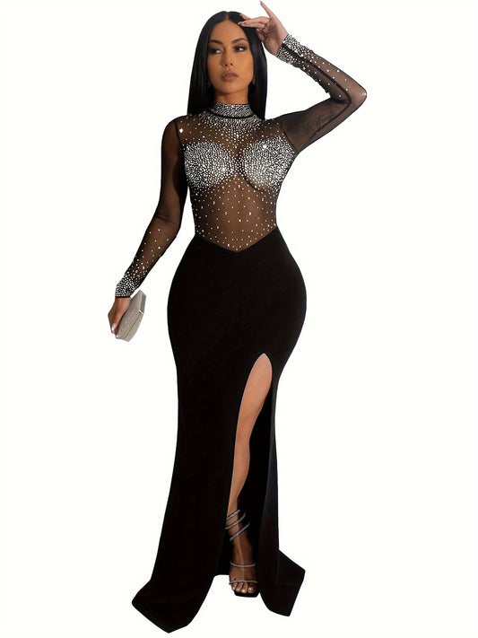 Cristal Split – Robe fendue à strass, col montant et maille chic