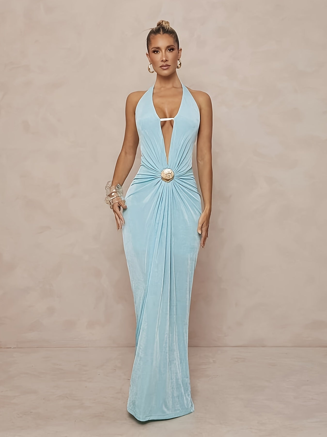 Navy Sirène – Bleu marine, dos nu, décolleté V, élégance intemporelle.