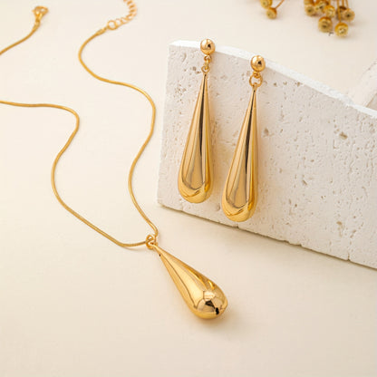 NOIR ÉCLAT – Set élégant Simplicité et distinction à l’européenne.